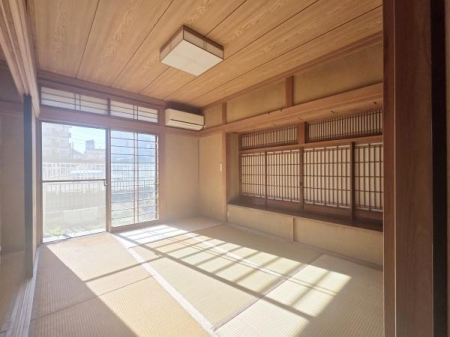 a@1K6.0̘a
ʐ^̗lɗzǍDłB
̊O͒낪Âт肭낰܂B