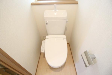 トイレ　温水洗浄便座は1階・2階のトイレに標準装備です！