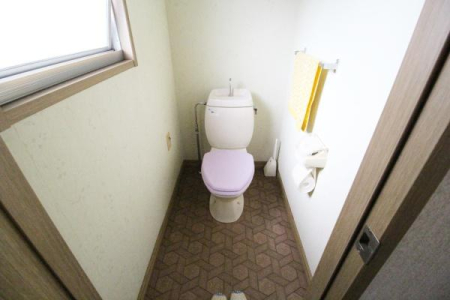 トイレ　トイレは1階・2階にございます。